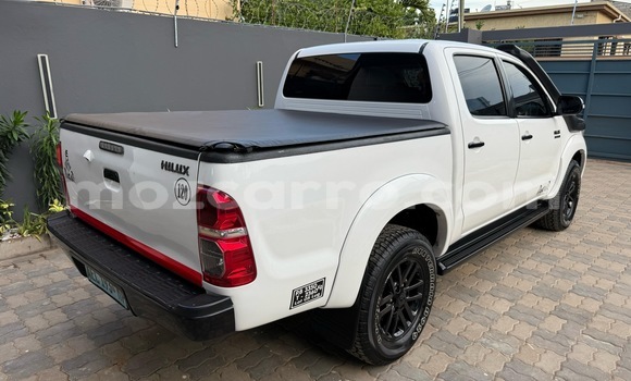 Buy Used Toyota Hilux White Car in Maputo in Maputo Buy Used Toyota Hilux White Car in Maputo in Maputo