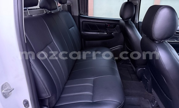 Buy Used Toyota Hilux White Car in Maputo in Maputo Buy Used Toyota Hilux White Car in Maputo in Maputo