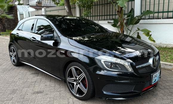 Nunua Mpya Mercedes-Benz A200 Nyeusi Gari ndani ya Maputo nchini Maputo