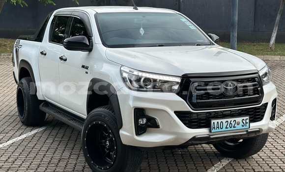 Tenga Tsaru Toyota Hiluxe Revo Chena Mota in Maputo in Maputo