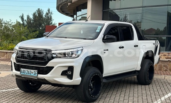 Tenga Tsaru Toyota Hiluxe Revo Chena Mota in Maputo in Maputo Tenga Tsaru Toyota Hiluxe Revo Chena Mota in Maputo in Maputo