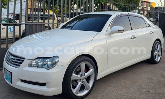 Buy Used Toyota Mark X White Car in Maputo in Maputo
