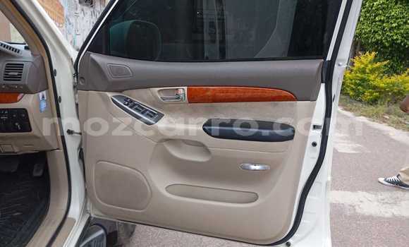 Comprar Usado Toyota Land Cruiser Prado Branco Carro em Maputo em Maputo Comprar Usado Toyota Land Cruiser Prado Branco Carro em Maputo em Maputo
