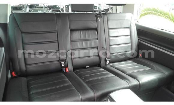 Comprar Usado Volkswagen Caravelle Branco Carro em Maputo em Maputo Comprar Usado Volkswagen Caravelle Branco Carro em Maputo em Maputo