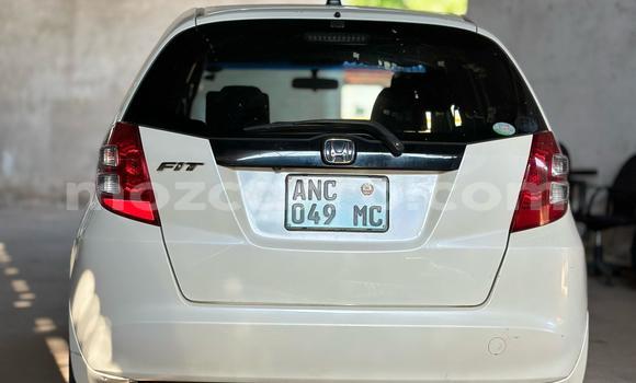Nunua Ilio tumika Honda Fit Nyeupe Gari ndani ya Maputo nchini Maputo Nunua Ilio tumika Honda Fit Nyeupe Gari ndani ya Maputo nchini Maputo