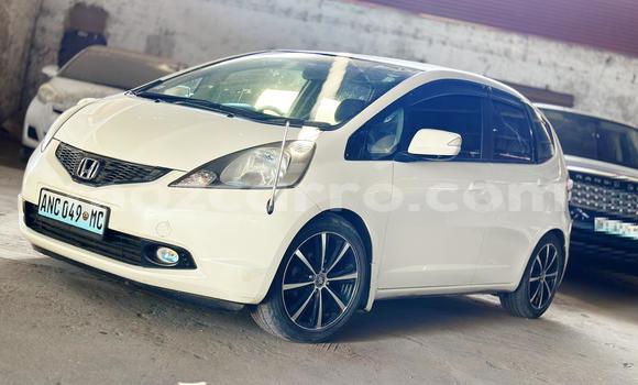 Nunua Ilio tumika Honda Fit Nyeupe Gari ndani ya Maputo nchini Maputo Nunua Ilio tumika Honda Fit Nyeupe Gari ndani ya Maputo nchini Maputo