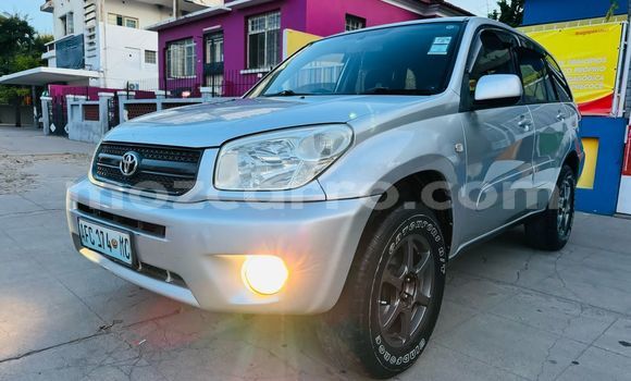 Comprar Usado Toyota RAV4 Prata Carro em Maputo em Maputo