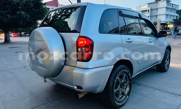 Nunua Ilio tumika Toyota RAV4 Fedha Gari ndani ya Maputo nchini Maputo Nunua Ilio tumika Toyota RAV4 Fedha Gari ndani ya Maputo nchini Maputo