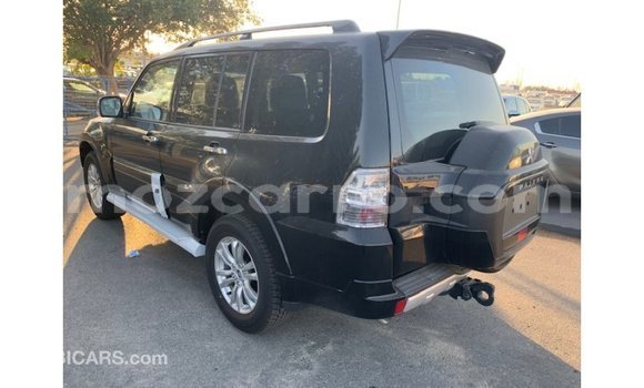 Comprar Importar Mitsubishi Pajero Preto Carro em Import - Dubai em Cabo Delgado Comprar Importar Mitsubishi Pajero Preto Carro em Import - Dubai em Cabo Delgado