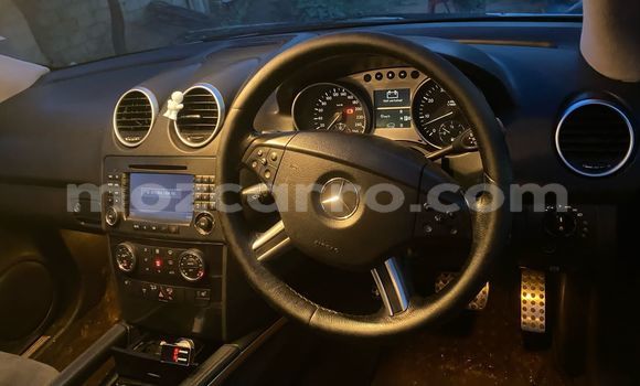 Nunua Ilio tumika Mercedes‒Benz M-Class Fedha Gari ndani ya Maputo nchini Maputo Nunua Ilio tumika Mercedes‒Benz M-Class Fedha Gari ndani ya Maputo nchini Maputo