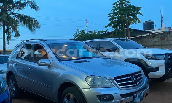 Nunua Ilio tumika Mercedes‒Benz M-Class Fedha Gari ndani ya Maputo nchini Maputo Nunua Ilio tumika Mercedes‒Benz M-Class Fedha Gari ndani ya Maputo nchini Maputo