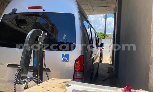 Nunua Ilio tumika Toyota Hiace Fedha Gari ndani ya Maputo nchini Maputo Nunua Ilio tumika Toyota Hiace Fedha Gari ndani ya Maputo nchini Maputo