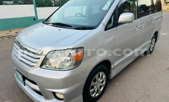 Comprar Usado Toyota Noah De outros Carro em Maputo em Maputo Comprar Usado Toyota Noah De outros Carro em Maputo em Maputo