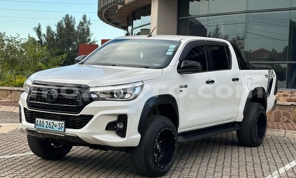 Comprar Novo Toyota Hilux Branco Carro em Maputo em Maputo