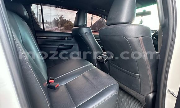 Comprar Novo Toyota Hilux Branco Carro em Maputo em Maputo Comprar Novo Toyota Hilux Branco Carro em Maputo em Maputo