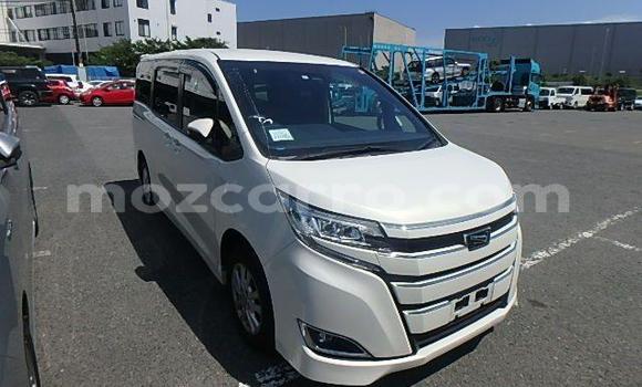 Comprar Usado Toyota Alphard Branco Carro em Maputo em Maputo