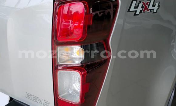 Nunua Ilio tumika Isuzu D-MAX Nyeupe Gari ndani ya Maputo nchini Maputo Nunua Ilio tumika Isuzu D-MAX Nyeupe Gari ndani ya Maputo nchini Maputo