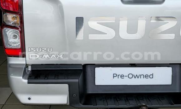Nunua Ilio tumika Isuzu D-MAX Nyeupe Gari ndani ya Maputo nchini Maputo Nunua Ilio tumika Isuzu D-MAX Nyeupe Gari ndani ya Maputo nchini Maputo