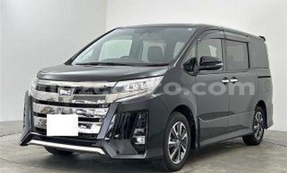 Comprar Usado Toyota Noah Prata Carro em Maputo em Maputo Comprar Usado Toyota Noah Prata Carro em Maputo em Maputo