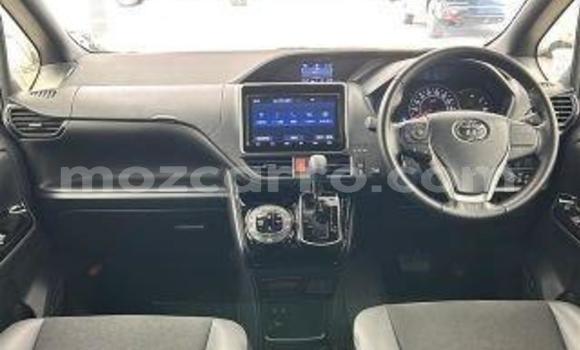 Comprar Usado Toyota Noah Prata Carro em Maputo em Maputo Comprar Usado Toyota Noah Prata Carro em Maputo em Maputo