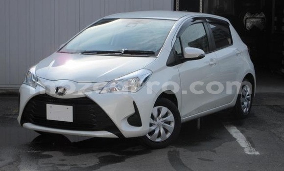 Comprar Usado Toyota Vitz Branco Carro em Inhambane em Inhambane