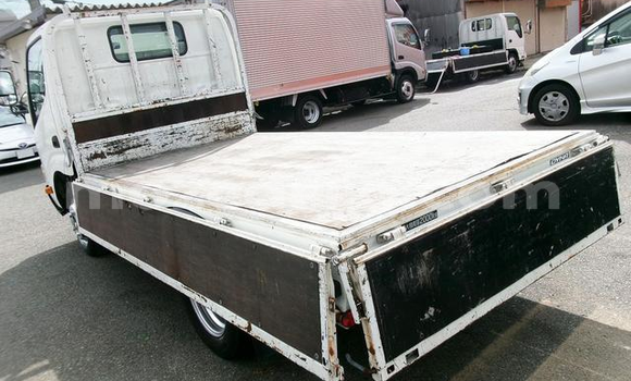 Buy Used Toyota Dyna White Car in Maputo in Maputo Buy Used Toyota Dyna White Car in Maputo in Maputo