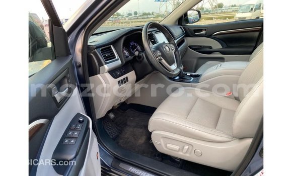 Tenga Imported Toyota Highlander Bhuruu Mota in Import - Dubai in Cabo Delgado Tenga Imported Toyota Highlander Bhuruu Mota in Import - Dubai in Cabo Delgado