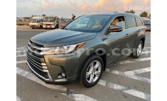 Comprar Importar Toyota Highlander Verde Carro em Import - Dubai em Cabo Delgado Comprar Importar Toyota Highlander Verde Carro em Import - Dubai em Cabo Delgado