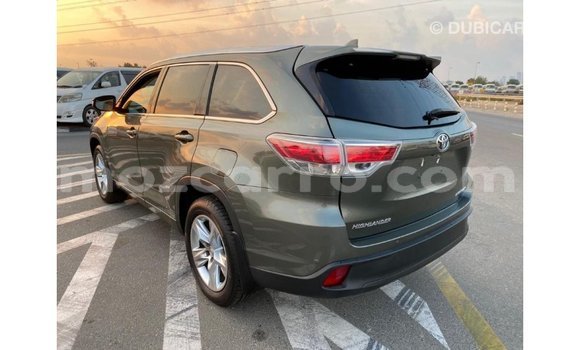 Comprar Importar Toyota Highlander Verde Carro em Import - Dubai em Cabo Delgado Comprar Importar Toyota Highlander Verde Carro em Import - Dubai em Cabo Delgado
