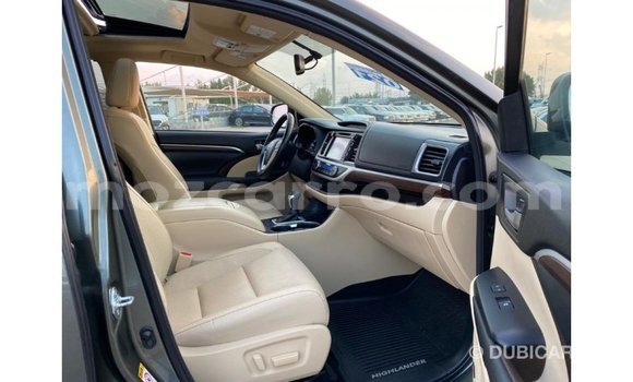 Comprar Importar Toyota Highlander Verde Carro em Import - Dubai em Cabo Delgado Comprar Importar Toyota Highlander Verde Carro em Import - Dubai em Cabo Delgado