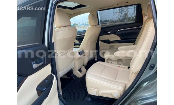 Comprar Importar Toyota Highlander Verde Carro em Import - Dubai em Cabo Delgado Comprar Importar Toyota Highlander Verde Carro em Import - Dubai em Cabo Delgado