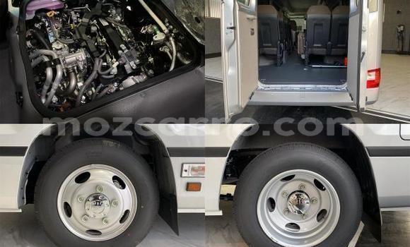 Nunua Ilio tumika Toyota Coaster Fedha Gari ndani ya Maputo nchini Maputo Nunua Ilio tumika Toyota Coaster Fedha Gari ndani ya Maputo nchini Maputo