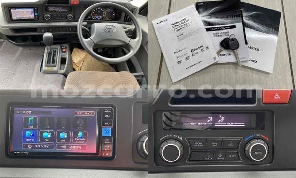 Nunua Ilio tumika Toyota Coaster Fedha Gari ndani ya Maputo nchini Maputo Nunua Ilio tumika Toyota Coaster Fedha Gari ndani ya Maputo nchini Maputo