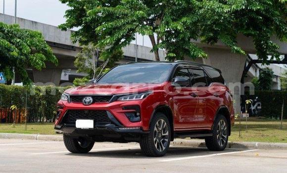 Tenga Tsaru Toyota Fortuner Tsvuku Mota in Maputo in Maputo