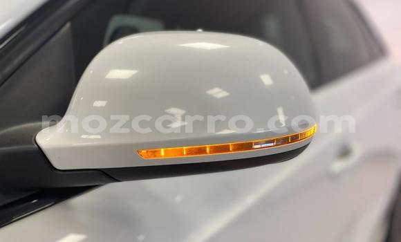 Comprar Usado Audi RS Q3 Branco Carro em Maputo em Maputo Comprar Usado Audi RS Q3 Branco Carro em Maputo em Maputo