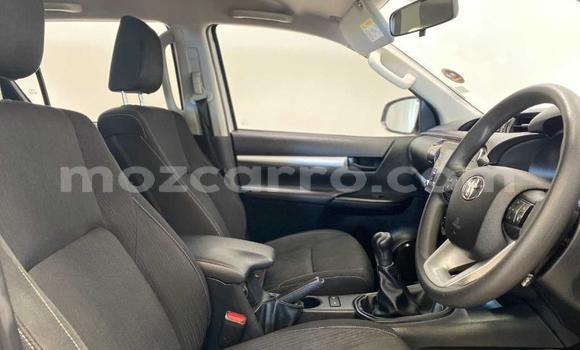 Comprar Usado Toyota Hilux Branco Carro em Maputo em Maputo Comprar Usado Toyota Hilux Branco Carro em Maputo em Maputo