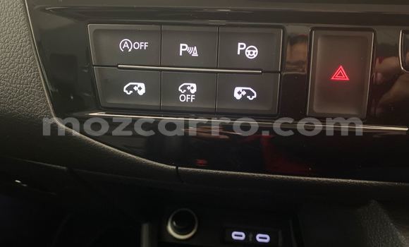 Buy Used Volkswagen Caravelle White Car in Maputo in Maputo Buy Used Volkswagen Caravelle White Car in Maputo in Maputo