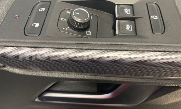 Buy Used Volkswagen Caravelle White Car in Maputo in Maputo Buy Used Volkswagen Caravelle White Car in Maputo in Maputo