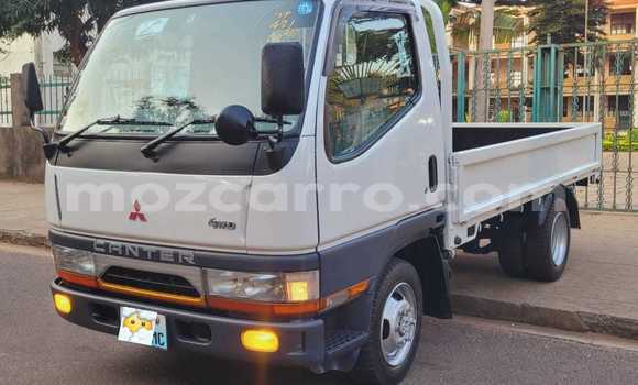 Nunua Mpya Mitsubishi Canter Nyeupe Lori ndani ya Maputo nchini Maputo