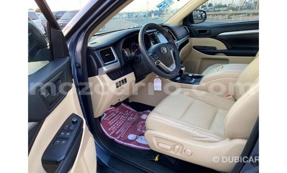 Tenga Imported Toyota Highlander Bhuruu Mota in Import - Dubai in Cabo Delgado Tenga Imported Toyota Highlander Bhuruu Mota in Import - Dubai in Cabo Delgado