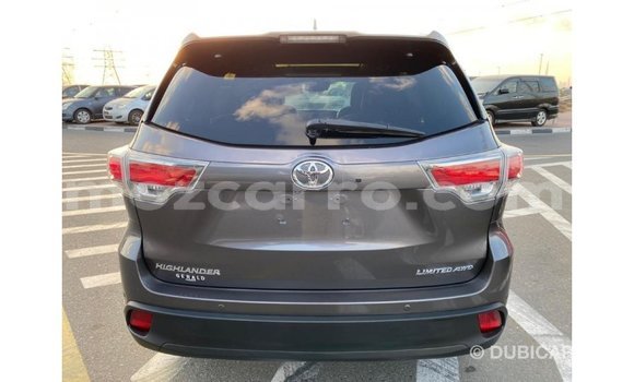 Tenga Imported Toyota Highlander Zvimwe Mota in Import - Dubai in Cabo Delgado Tenga Imported Toyota Highlander Zvimwe Mota in Import - Dubai in Cabo Delgado