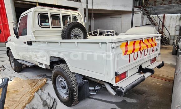 Buy New Toyota Land Cruiser White Car in Maputo in Maputo Buy New Toyota Land Cruiser White Car in Maputo in Maputo