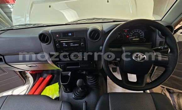 Buy New Toyota Land Cruiser White Car in Maputo in Maputo Buy New Toyota Land Cruiser White Car in Maputo in Maputo