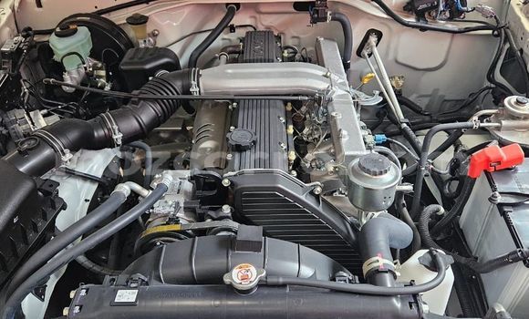 Buy New Toyota Land Cruiser White Car in Maputo in Maputo Buy New Toyota Land Cruiser White Car in Maputo in Maputo