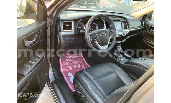 Tenga Imported Toyota Highlander Zvimwe Mota in Import - Dubai in Cabo Delgado Tenga Imported Toyota Highlander Zvimwe Mota in Import - Dubai in Cabo Delgado