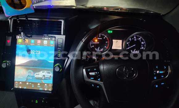 Nunua Ilio tumika Toyota Land Cruiser Prado Fedha Gari ndani ya Maputo nchini Maputo Nunua Ilio tumika Toyota Land Cruiser Prado Fedha Gari ndani ya Maputo nchini Maputo