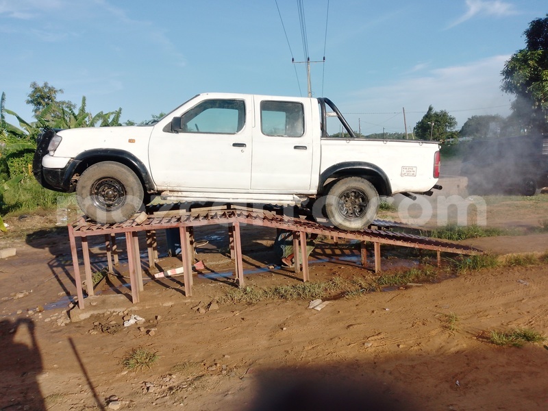 Big with watermark nissan hardbody maputo maputo 38575