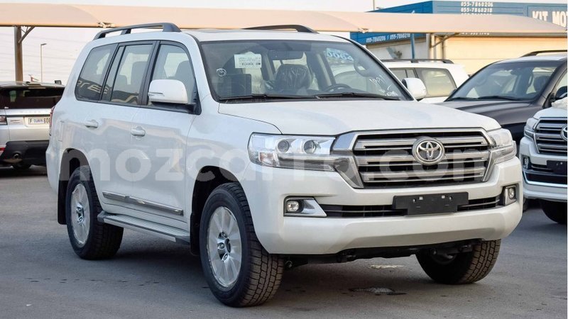 Big with watermark toyota land cruiser cabo delgado import dubai 6107