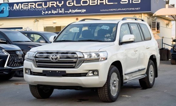 Tenga Imported Toyota Land Cruiser Chena Mota in Import - Dubai in Cabo Delgado Tenga Imported Toyota Land Cruiser Chena Mota in Import - Dubai in Cabo Delgado