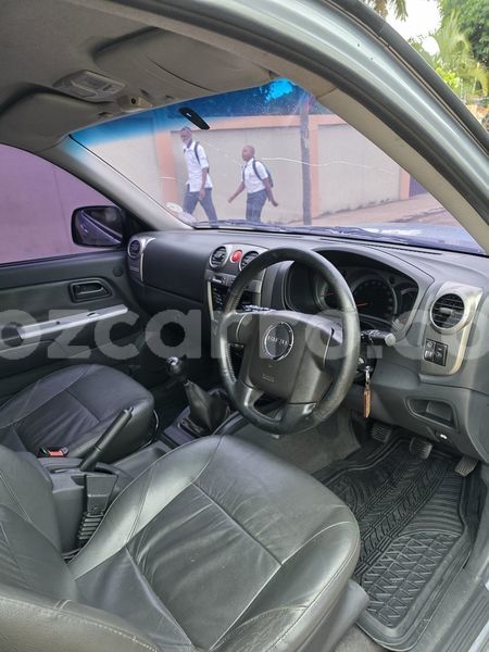 Big with watermark isuzu kb maputo maputo 38650